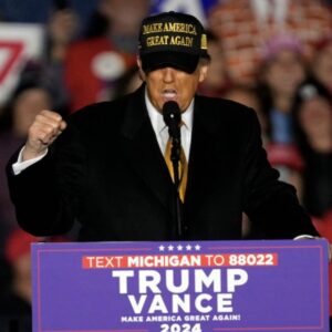 BLACK AND GOLD MAGA HAT