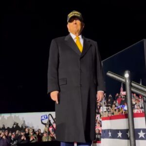Official President Trump BLACK & GOLD MAGA HAT