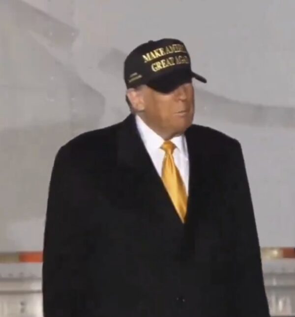 Official President Trump BLACK & GOLD MAGA HAT