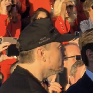 HOT! Trump Never Surrender Black MAGA Hat